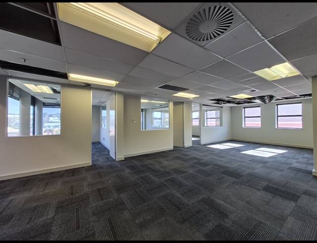 232M² OFFICE TO LET IN WAVERLEY